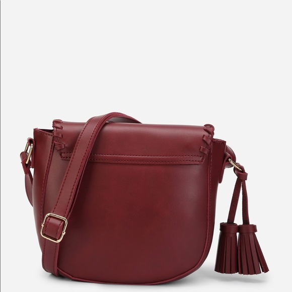 ARYA TARA • Tassel Detail Flap PU Crossbody Bag - Picture 5 of 6